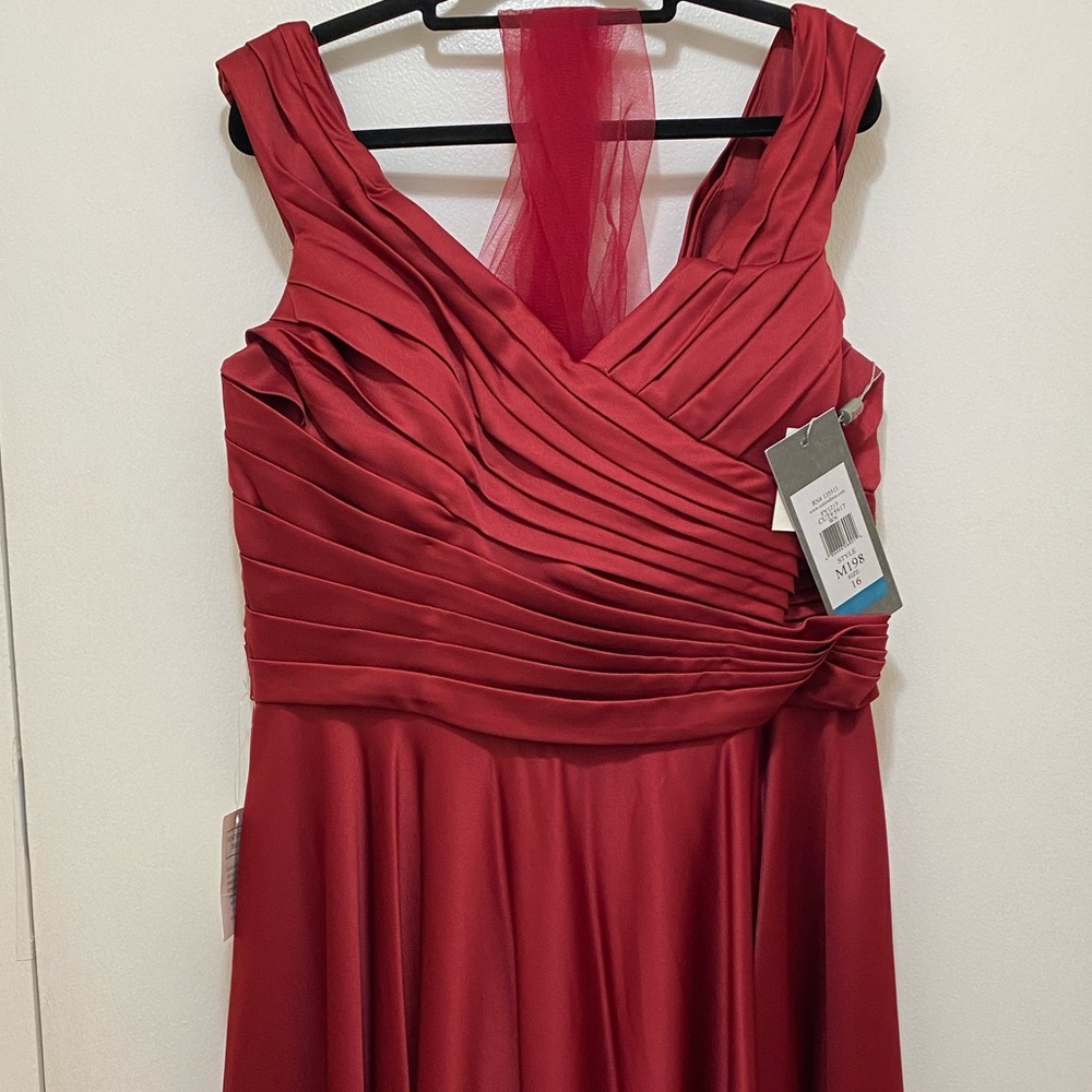 NWT Marsoni By Colors Satin Crepe Dress In Wine Color Size 16. ( M198 ) - Picture 5 of 12